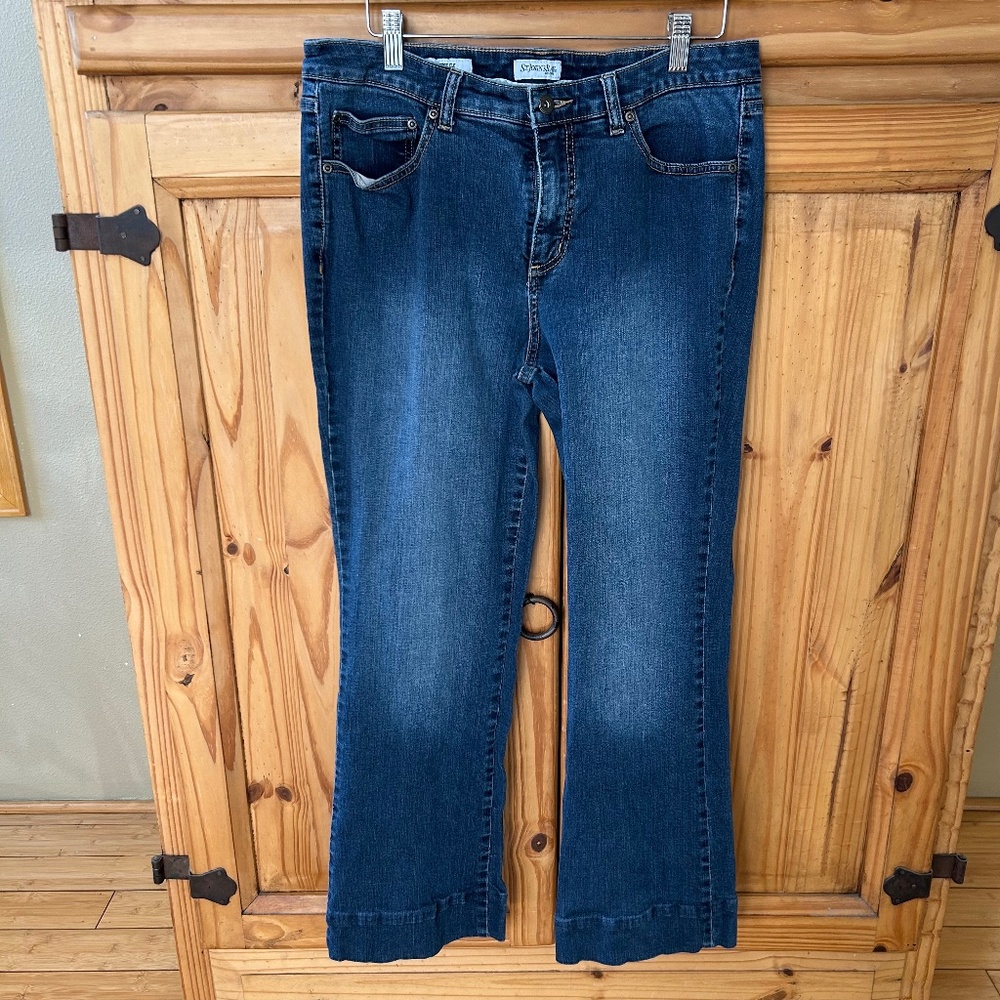 St. John's Bay Jeans Women's Boot Cut Size 12‎